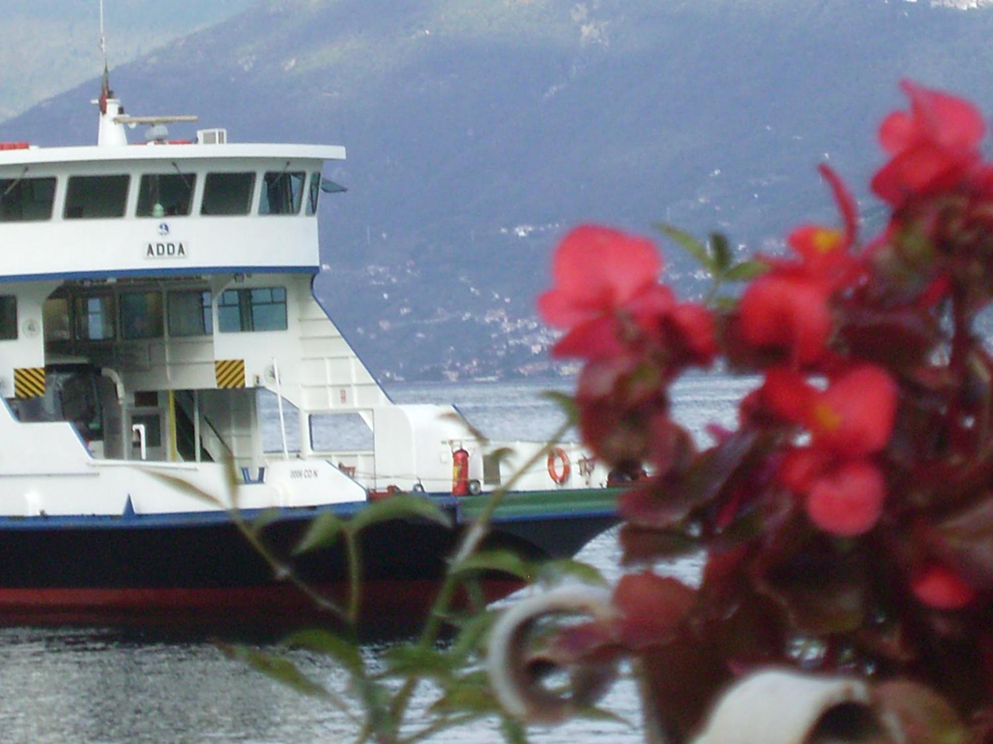 Charming Glicine And Azalea House Art And Colour With Lakeview Cadenabbia Eksteriør billede